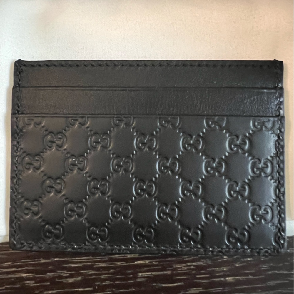 Authentic brand new Gucci micro guccissima card holder
